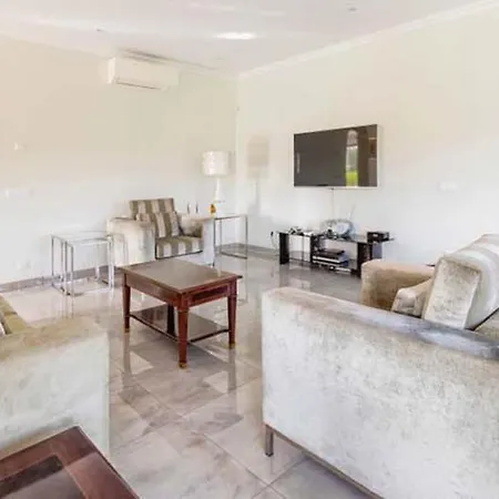 Sleeps 6 With Pool Air Con And Wifi * Quinta do Lago